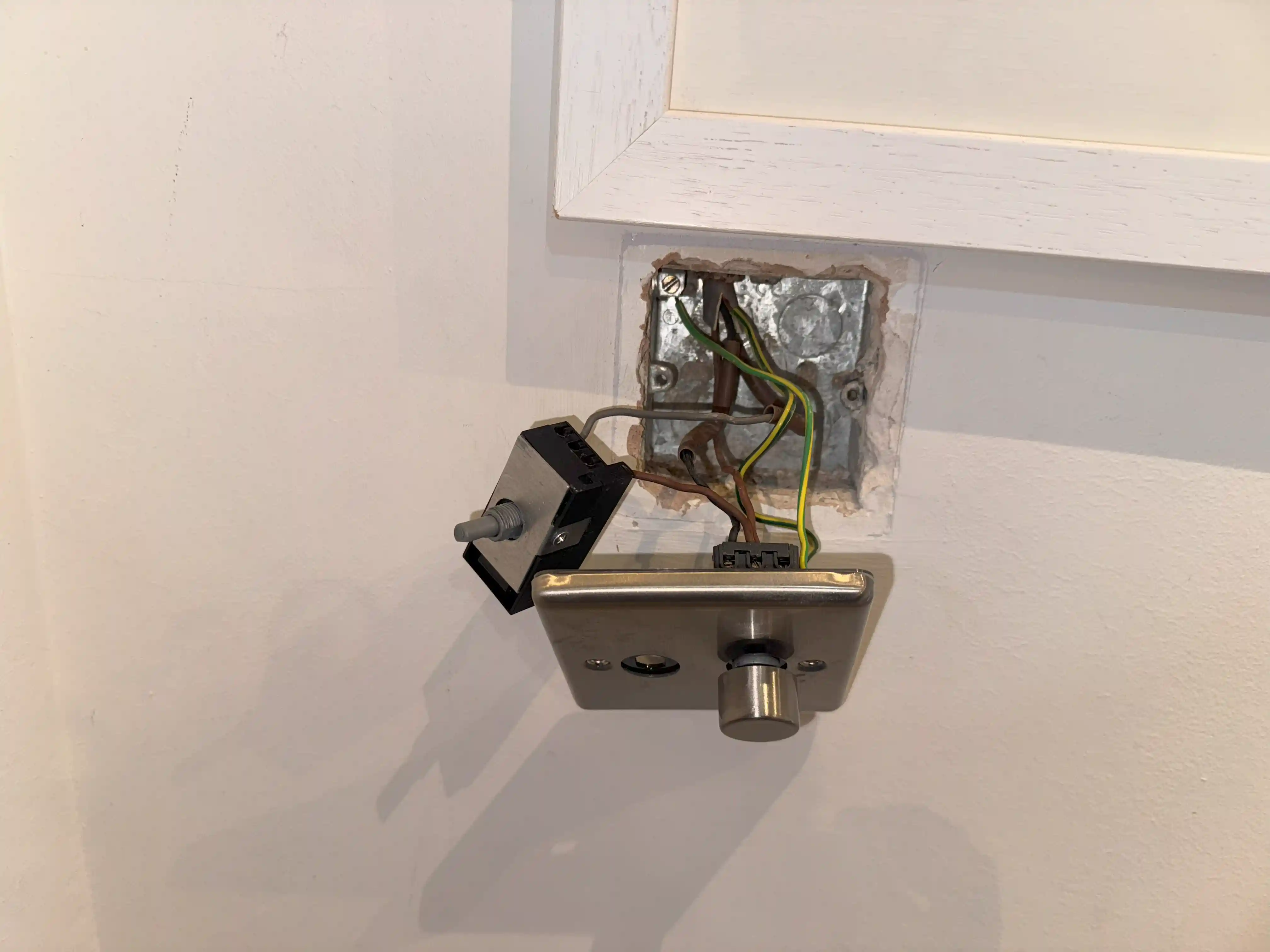 Burglar Alarm / Intruder Alarm - Securing Your Property